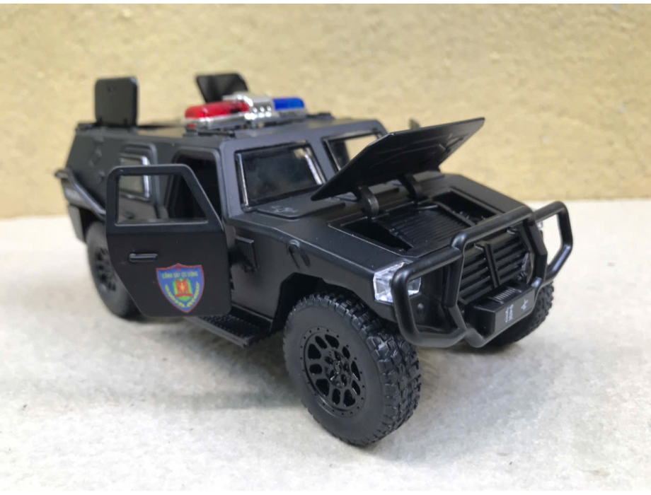 Mô hình xe Tiger 4x4 APC Police CSCĐ tỷ lệ 1:32 Mô hình xe Tiger 4x4 APC Police CSCĐ tỷ lệ 1:32