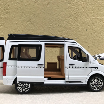 Mô hình xe Mercedes Sprinter Limuosine  tỷ lệ 1:24