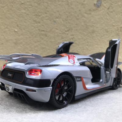 Mô hình Siêu xe Koenigsegg One 1 tỷ lệ 1:24