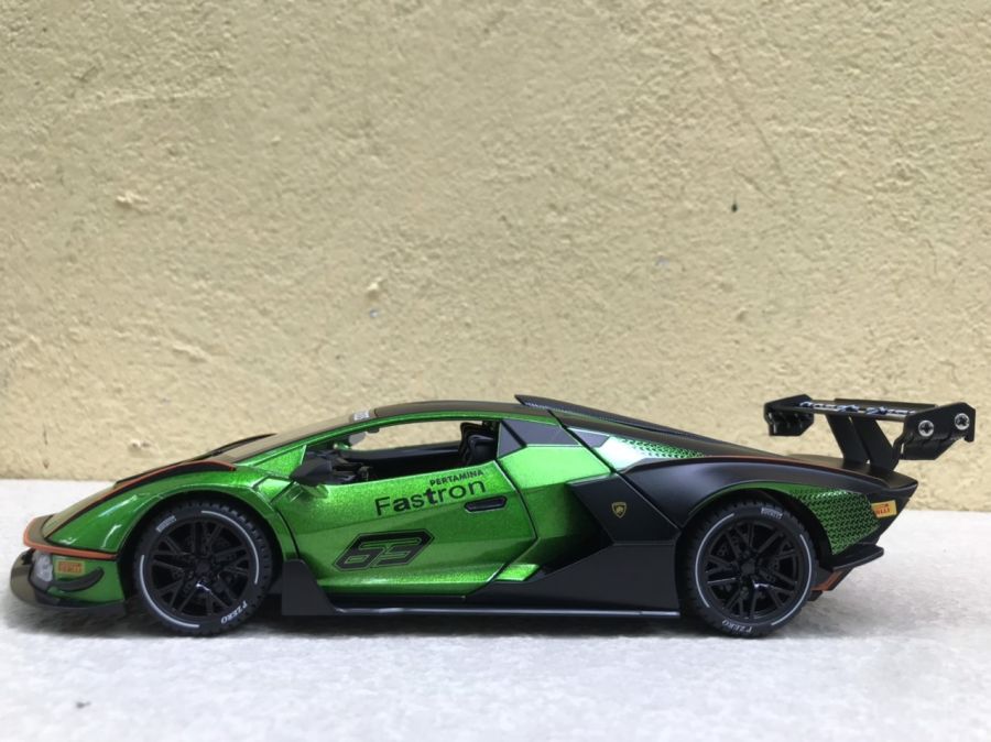 ​Mô hình siêu xe Lamborghini Essenza SCV12 tỷ lệ 1:24