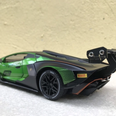 Mô hình siêu xe Lamborghini Essenza SCV12 tỷ lệ 1:24