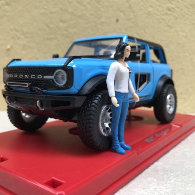 Mô hình xe FORD bronco convertible 2021  tỷ lệ 1:32