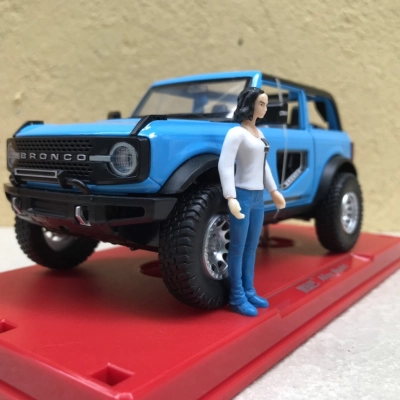 Mô hình xe FORD bronco convertible 2021  tỷ lệ 1:32