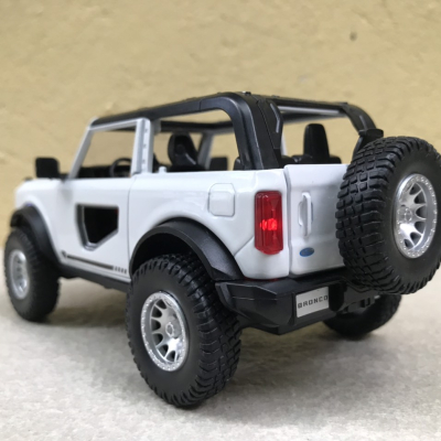Mô hình xe FORD bronco convertible 2021  tỷ lệ 1:32