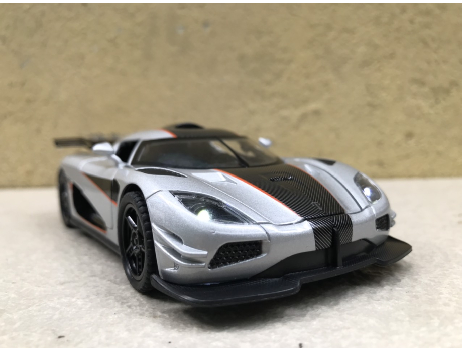 Mô hình xe Koenigsegg One1 tỷ lệ 1:32 Mô hình xe Koenigsegg One1 tỷ lệ 1:32
