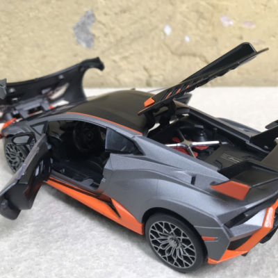 Mô hình xe Lamborghini Rambo Huracan STO tỷ lệ 1:32