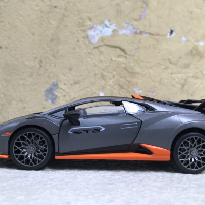 Mô hình xe Lamborghini Rambo Huracan STO tỷ lệ 1:32