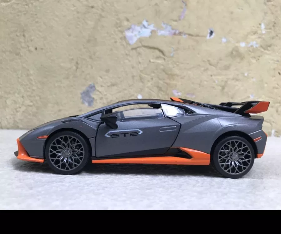 ​Mô hình xe Lamborghini Rambo Huracan STO tỷ lệ 1:32