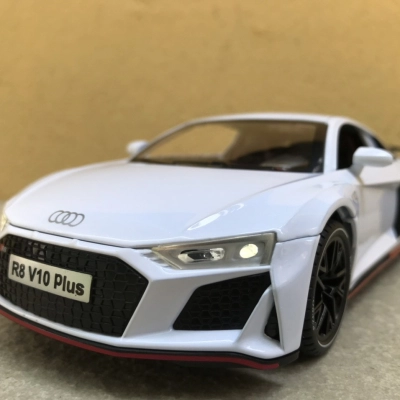 Mô hình xe ô tô  AUDI R8-V10 Plus tỷ lệ 1:24