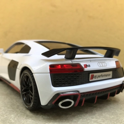 Mô hình xe ô tô  AUDI R8-V10 Plus tỷ lệ 1:24