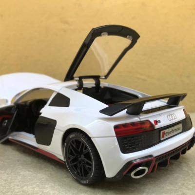 Mô hình xe ô tô  AUDI R8-V10 Plus tỷ lệ 1:24