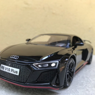 Mô hình xe ô tô  AUDI R8-V10 Plus tỷ lệ 1:24