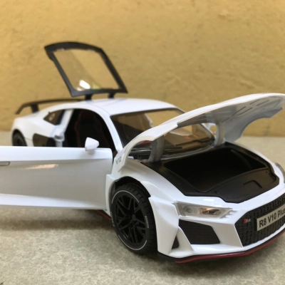 Mô hình xe ô tô  AUDI R8-V10 Plus tỷ lệ 1:24