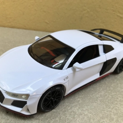 Mô hình xe ô tô  AUDI R8-V10 Plus tỷ lệ 1:24