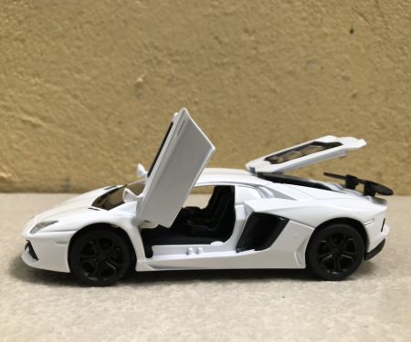 ​Mô hình xe ô tô Lamborghini Aventador LP740 tỷ lệ 1:32