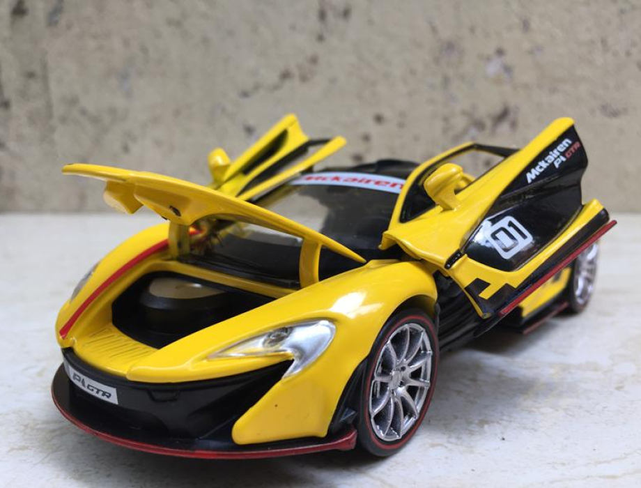 Mô hình xe ô tô Mclaren P1 GTR tỷ lệ 1:32 Mô hình xe ô tô Mclaren P1 GTR tỷ lệ 1:32