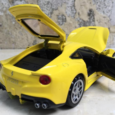 Mô hình xe Ô TÔ siêu xe FERRARI F12 Berlinetta tỷ lệ 1:32