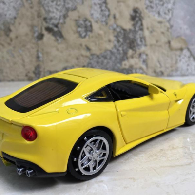 Mô hình xe Ô TÔ siêu xe FERRARI F12 Berlinetta tỷ lệ 1:32