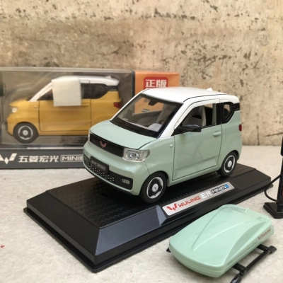 Mô hình xe Ô tô điện Wuling Hongquang MiniEV tỷ lệ 1:24