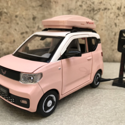 Mô hình xe Ô tô điện Wuling Hongquang MiniEV tỷ lệ 1:24