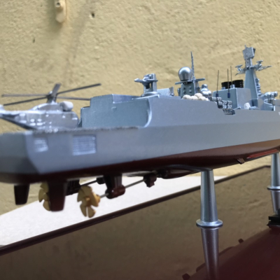 Mô hình Tàu khu trục ĐINH TIÊN HOÀNG HQ-011 tỷ lệ 1:400