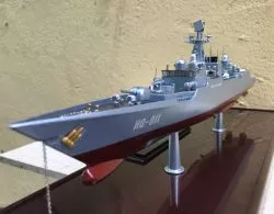 ​Mô hình Tàu khu trục ĐINH TIÊN HOÀNG HQ-011 tỷ lệ 1:400
