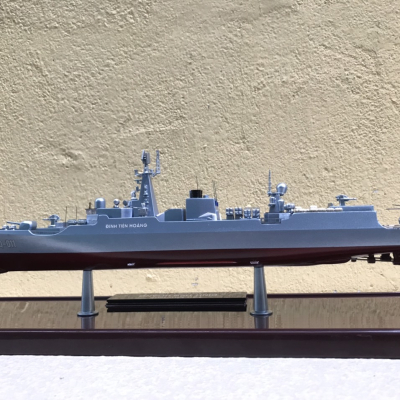 Mô hình Tàu khu trục ĐINH TIÊN HOÀNG HQ-011 tỷ lệ 1:400