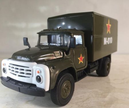 Mô hình đồ chơi quân sự xe tải ZIL 130 -1:43
