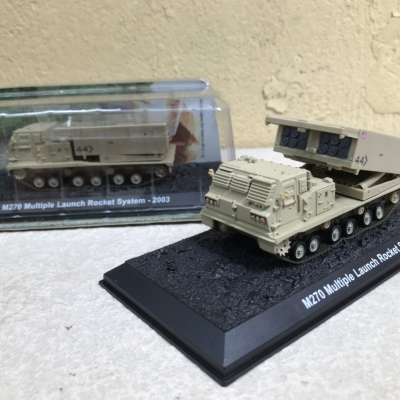 Mô hình tên lữa phóng loạt M270 MLRS tỷ lệ 1:72