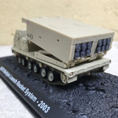 Mô hình tên lữa phóng loạt M270 MLRS tỷ lệ 1:72