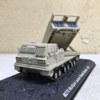 Mô hình tên lữa phóng loạt M270 MLRS tỷ lệ 1:72
