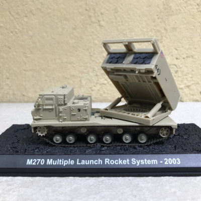 Mô hình tên lữa phóng loạt M270 MLRS tỷ lệ 1:72