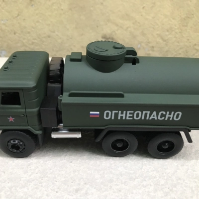 Mô hình xe Quân sự Gaz 66 chuyên xăng dầu tỷ lệ 1:36