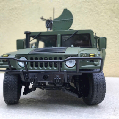 ​Mô hình xe quân sự HUMVEE 1984 tỷ lệ 1:18