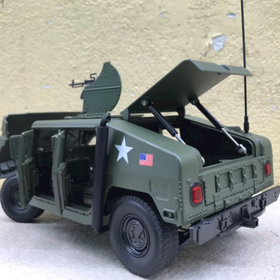 ​Mô hình xe quân sự HUMVEE 1984 tỷ lệ 1:18