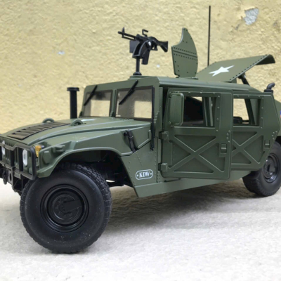 ​Mô hình xe quân sự HUMVEE 1984 tỷ lệ 1:18