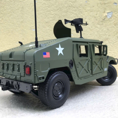 ​Mô hình xe quân sự HUMVEE 1984 tỷ lệ 1:18