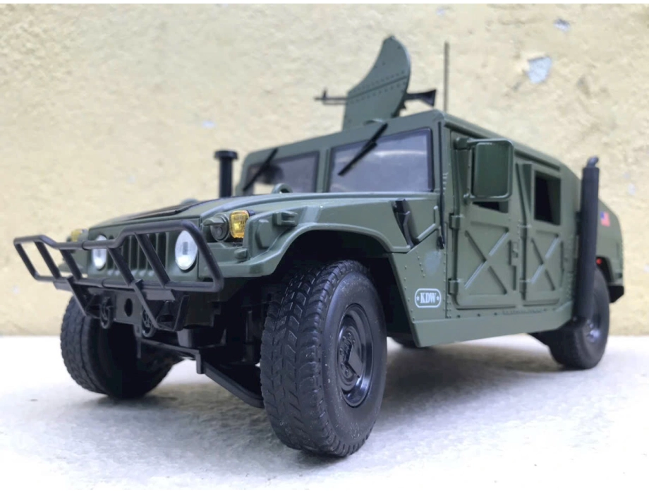 ​Mô hình xe quân sự HUMVEE 1984 tỷ lệ 1:18