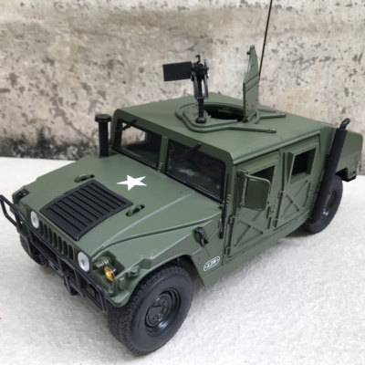 Mô hình xe quân sự HUMVEE tỷ lệ 1:18