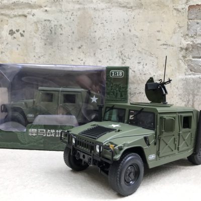 Mô hình xe quân sự HUMVEE tỷ lệ 1:18