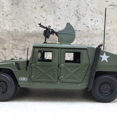 Mô hình xe quân sự HUMVEE tỷ lệ 1:18