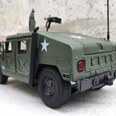 Mô hình xe quân sự HUMVEE tỷ lệ 1:18