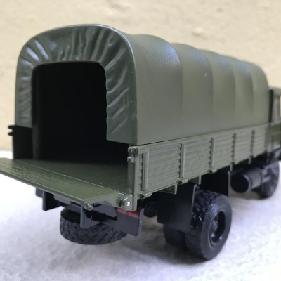 Mô hình xe Quân sự Tải HoWo 4X4  tỷ lệ 1:24