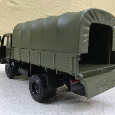 Mô hình xe Quân sự Tải HoWo 4X4  tỷ lệ 1:24