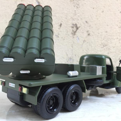 Mô hình xe Quân sự TÊN LỮA KACHIUSA tỷ lệ 1:36