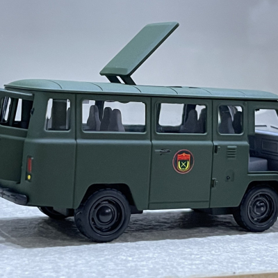 Mô hình xe Quân sự UAZ-452 QĐND VN tỷ lệ 1:36