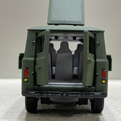 Mô hình xe Quân sự UAZ-452 QĐND VN tỷ lệ 1:36