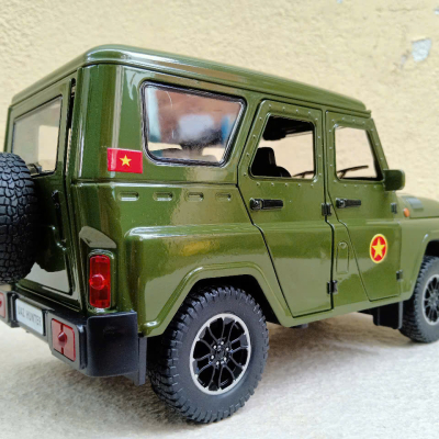 Mô hình Xe Quân Sự UAZ- 469 Hunter tỷ lệ 1:18 