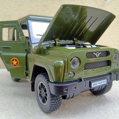 Mô hình Xe Quân Sự UAZ- 469 Hunter tỷ lệ 1:18