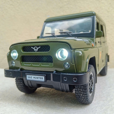 Mô hình Xe Quân Sự UAZ- 469 Hunter tỷ lệ 1:18 